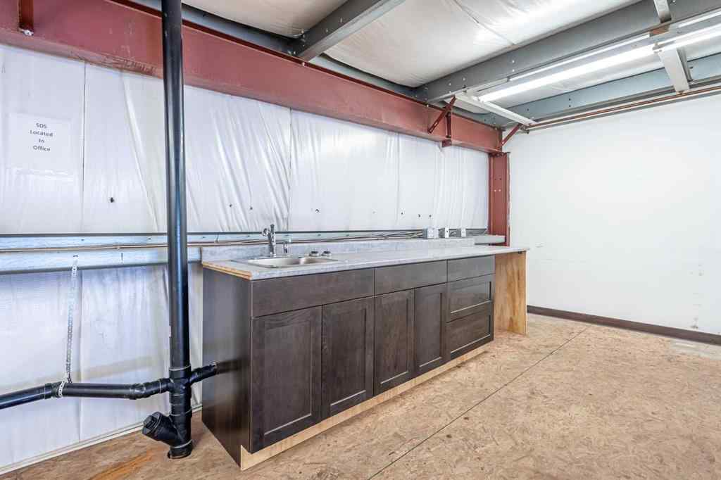 MLS® A2205310 - Unit #1 4807 40 Avenue  in Sask Industrial Lloydminster, Commercial