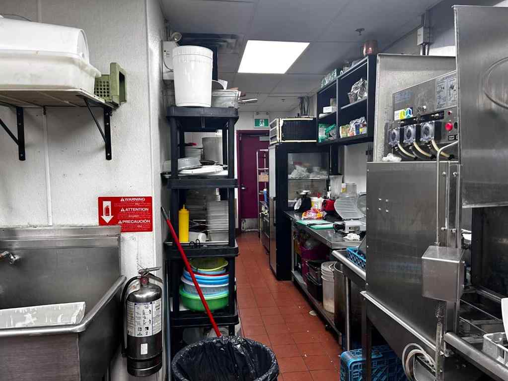 MLS® A2205340 - 971 64 Avenue NE in Skyline West Calgary, Commercial