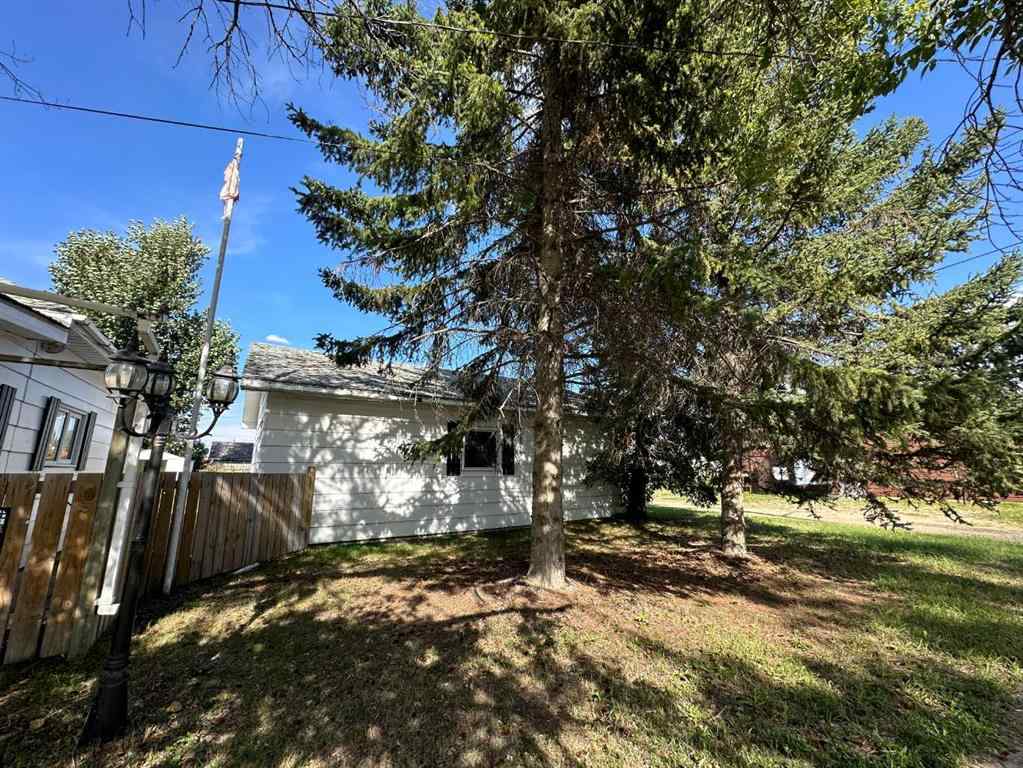 MLS® A2205506 - 5003 51 Street  in NONE Lougheed, Residential