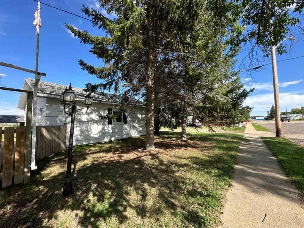 MLS® A2205506 - 5003 51 Street  in NONE Lougheed, Residential