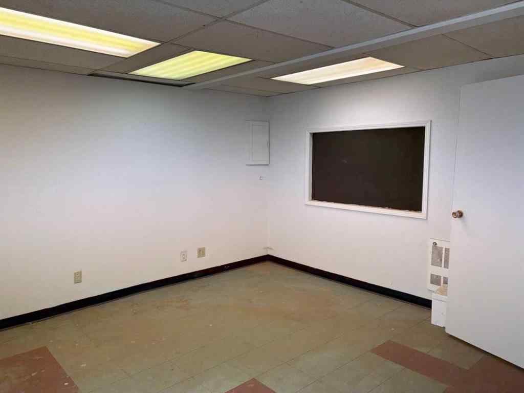 MLS® A2205507 - Unit #5F 7611 49 Avenue  in Northlands Industrial Park Red Deer, Commercial