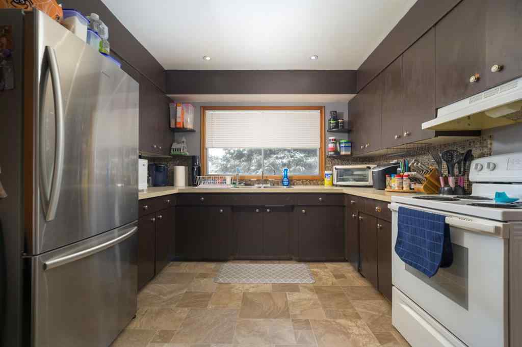 MLS® A2205538 - 4808 55 Street  in Athabasca Town Athabasca, Multi-Family