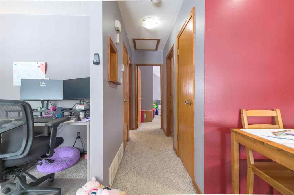 MLS® A2205538 - 4808 55 Street  in Athabasca Town Athabasca, Multi-Family