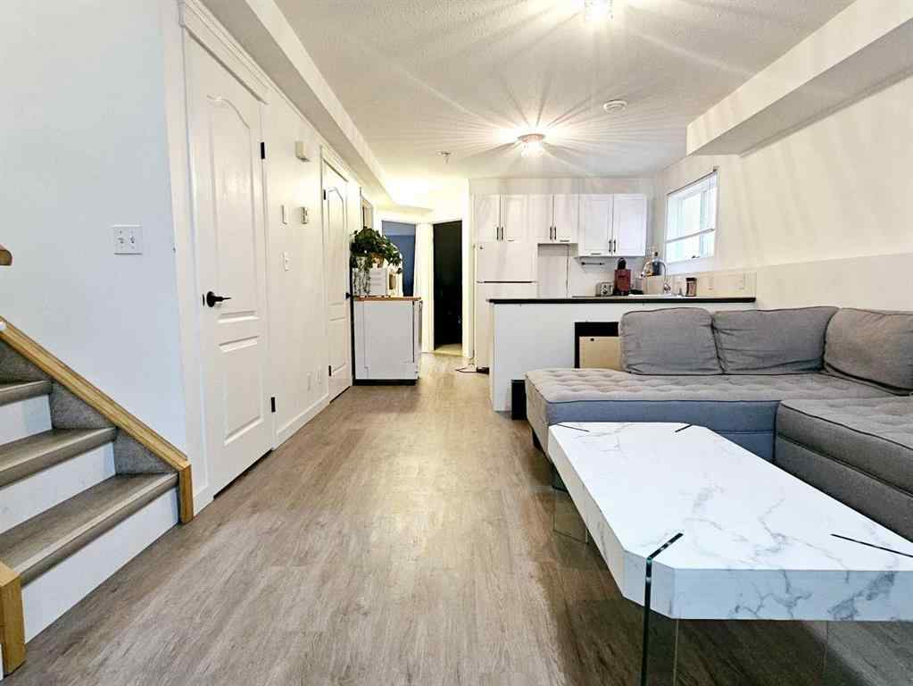 MLS® A2205574 - 5008 41 Street  in Cottage Area Sylvan Lake, Residential