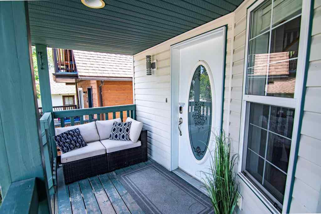 MLS® A2205574 - 5008 41 Street  in Cottage Area Sylvan Lake, Residential