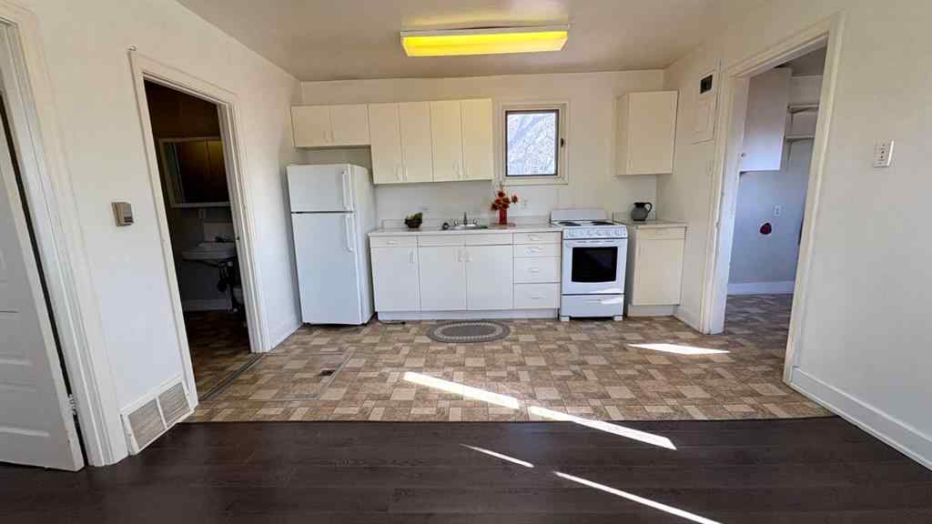 MLS® A2205683 - 1206 6 Avenue  in Wainwright Wainwright, Residential