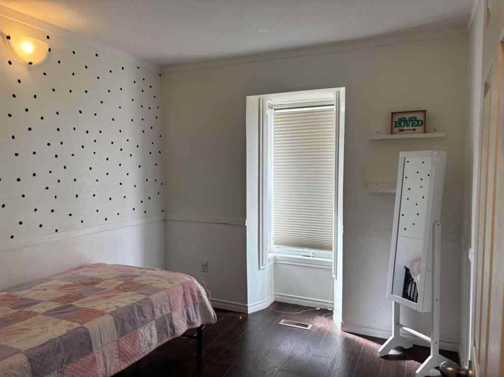 MLS® A2205800 - 182 S 3 Street E in NONE Magrath, Residential