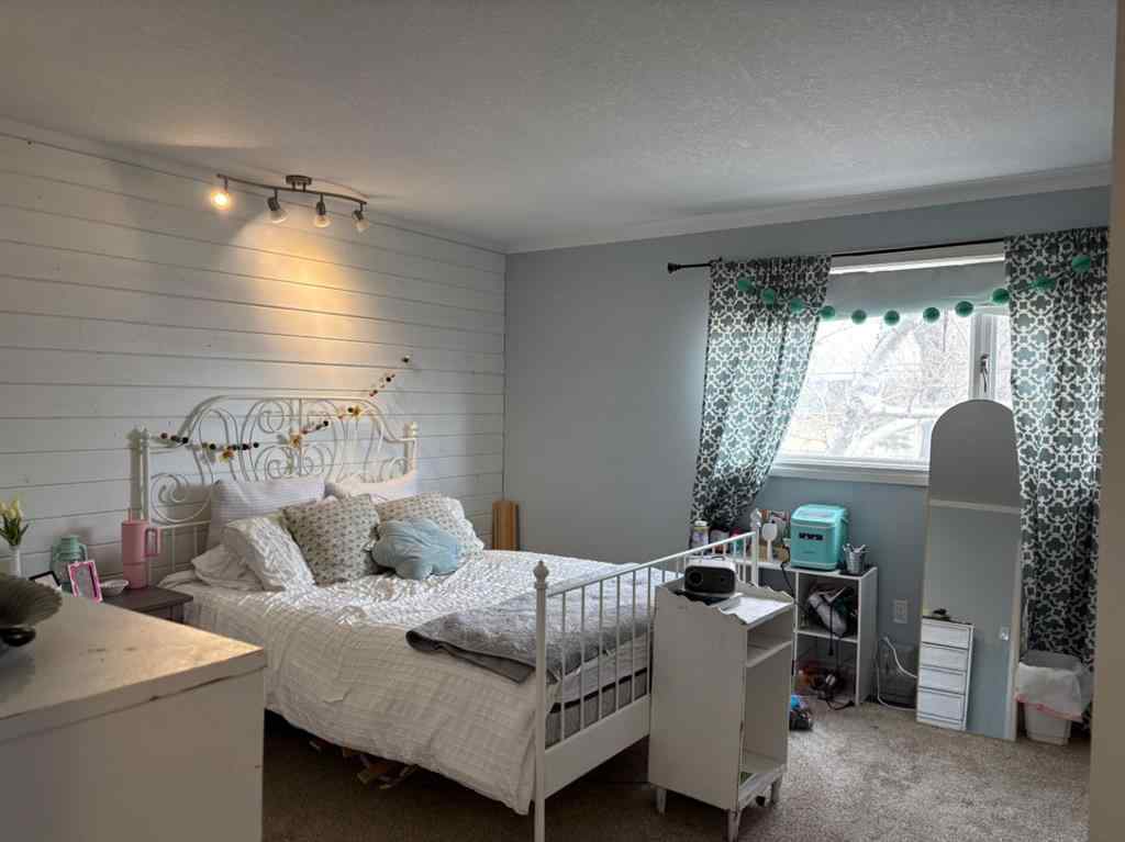 MLS® A2205800 - 182 S 3 Street E in NONE Magrath, Residential