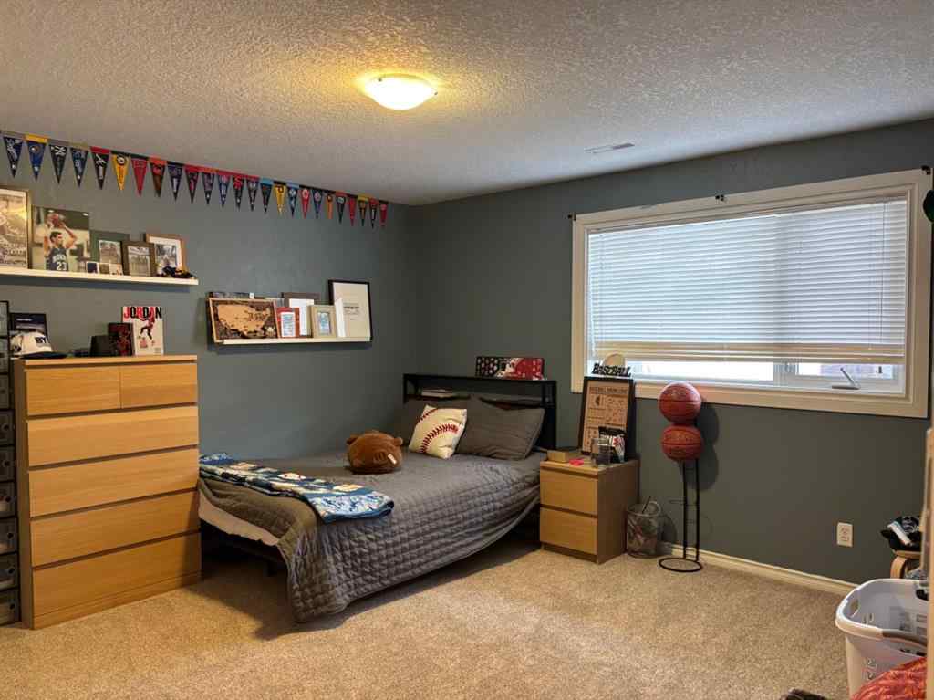 MLS® A2205800 - 182 S 3 Street E in NONE Magrath, Residential