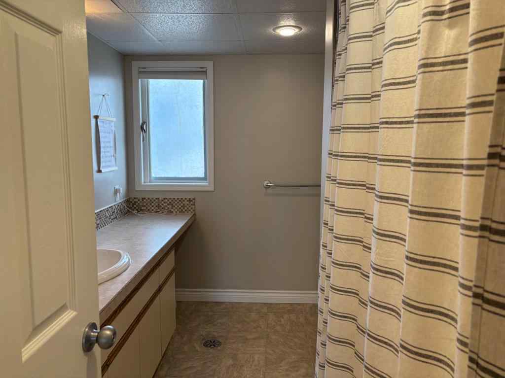 MLS® A2205800 - 182 S 3 Street E in NONE Magrath, Residential