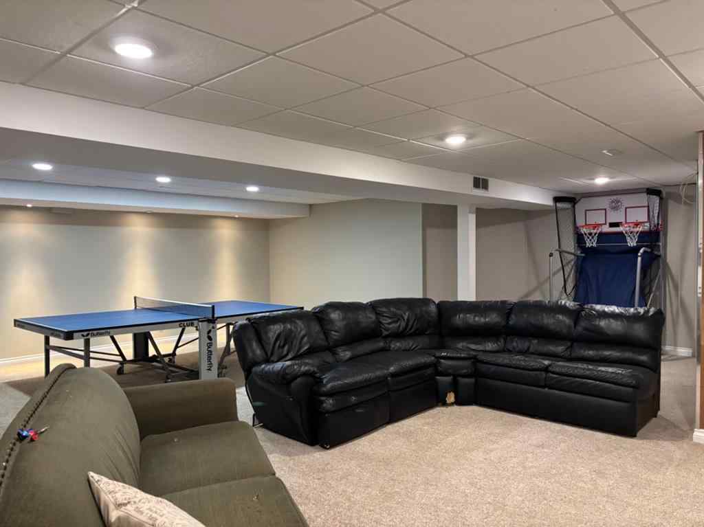 MLS® A2205800 - 182 S 3 Street E in NONE Magrath, Residential