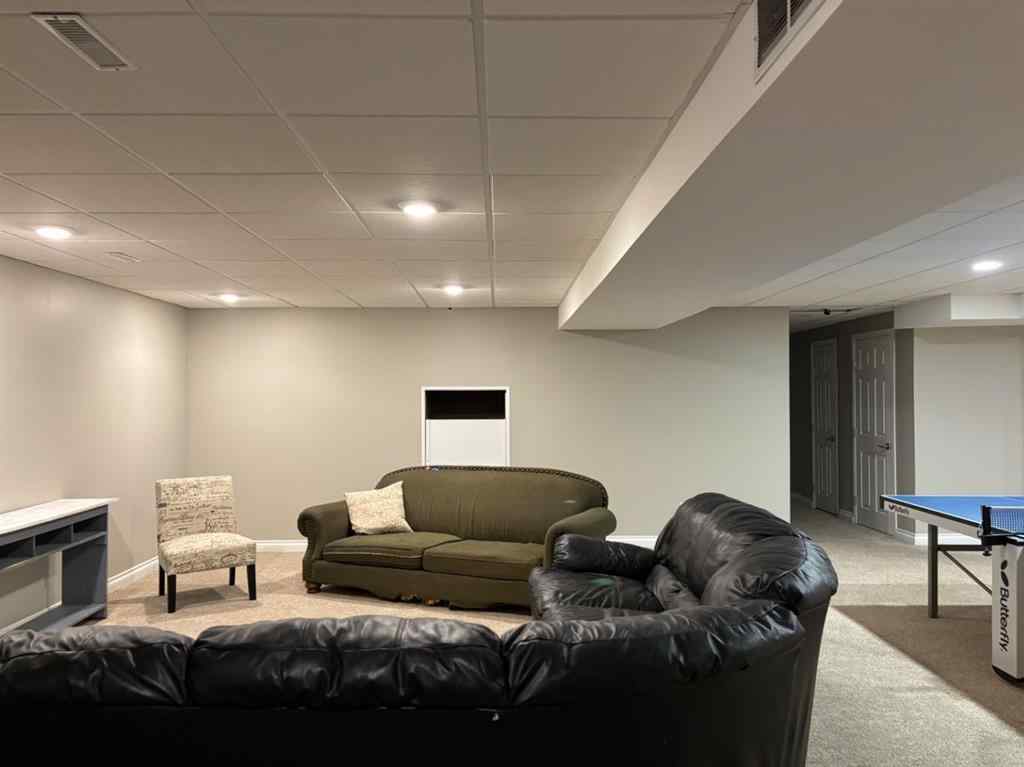 MLS® A2205800 - 182 S 3 Street E in NONE Magrath, Residential