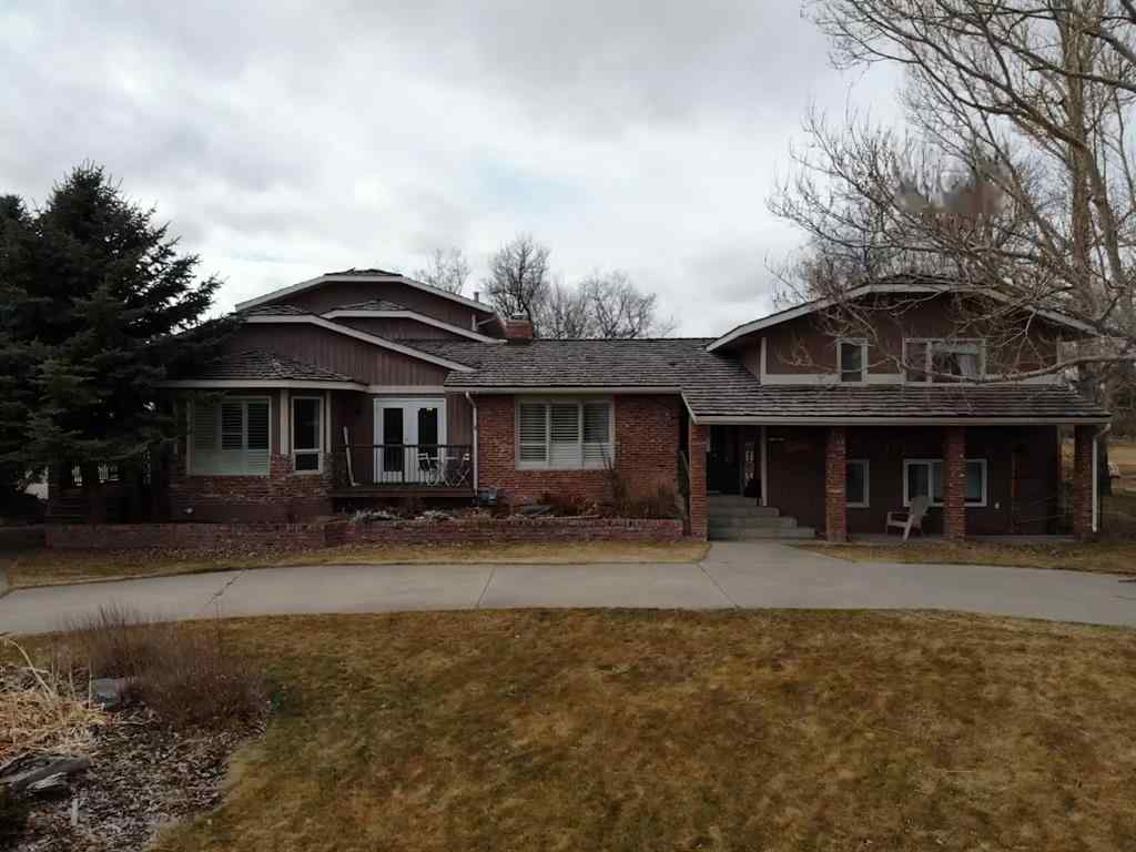 MLS® A2205800 - 182 S 3 Street E in NONE Magrath, Residential