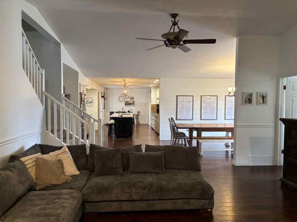 MLS® A2205800 - 182 S 3 Street E in NONE Magrath, Residential