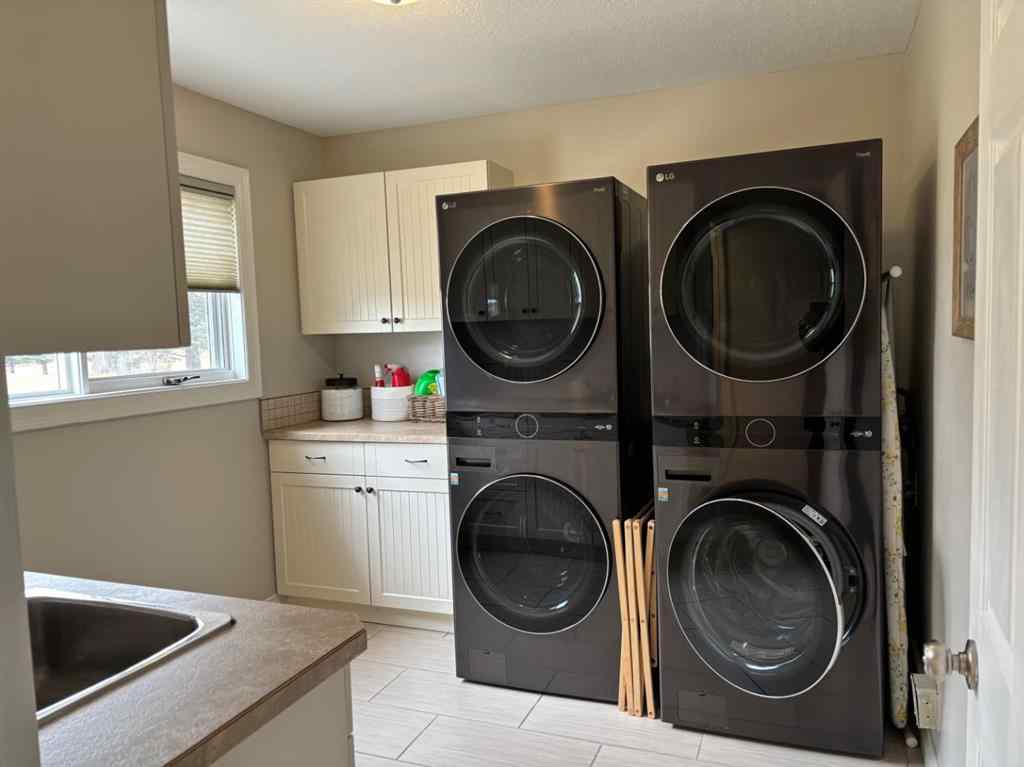 MLS® A2205800 - 182 S 3 Street E in NONE Magrath, Residential