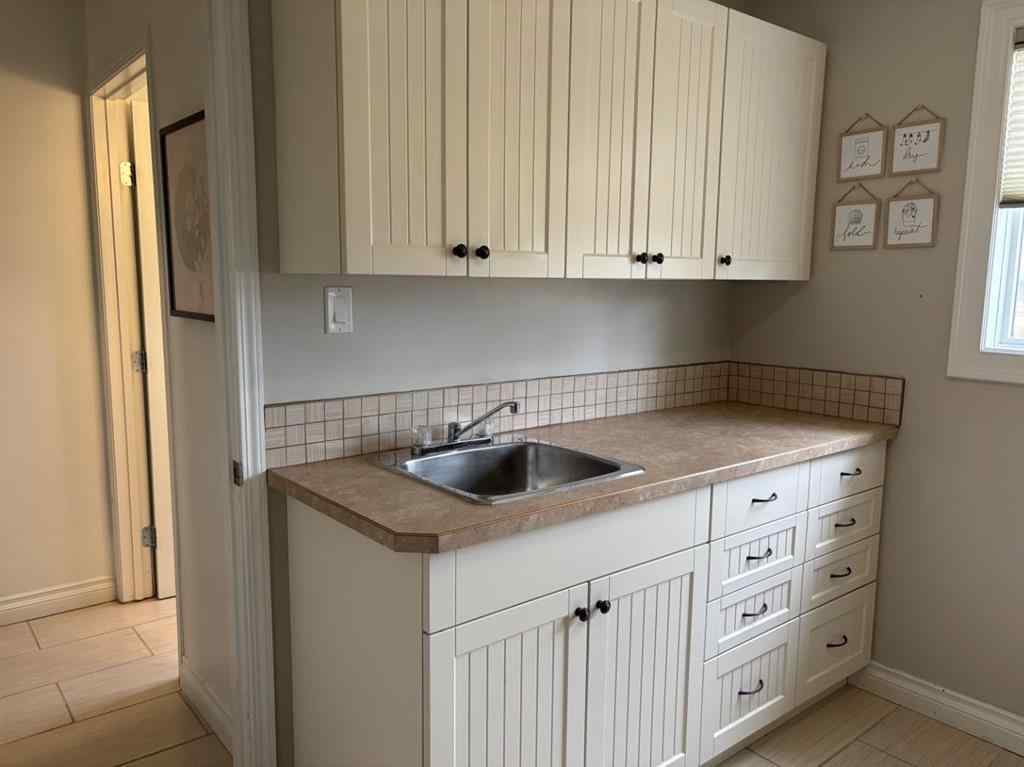 MLS® A2205800 - 182 S 3 Street E in NONE Magrath, Residential