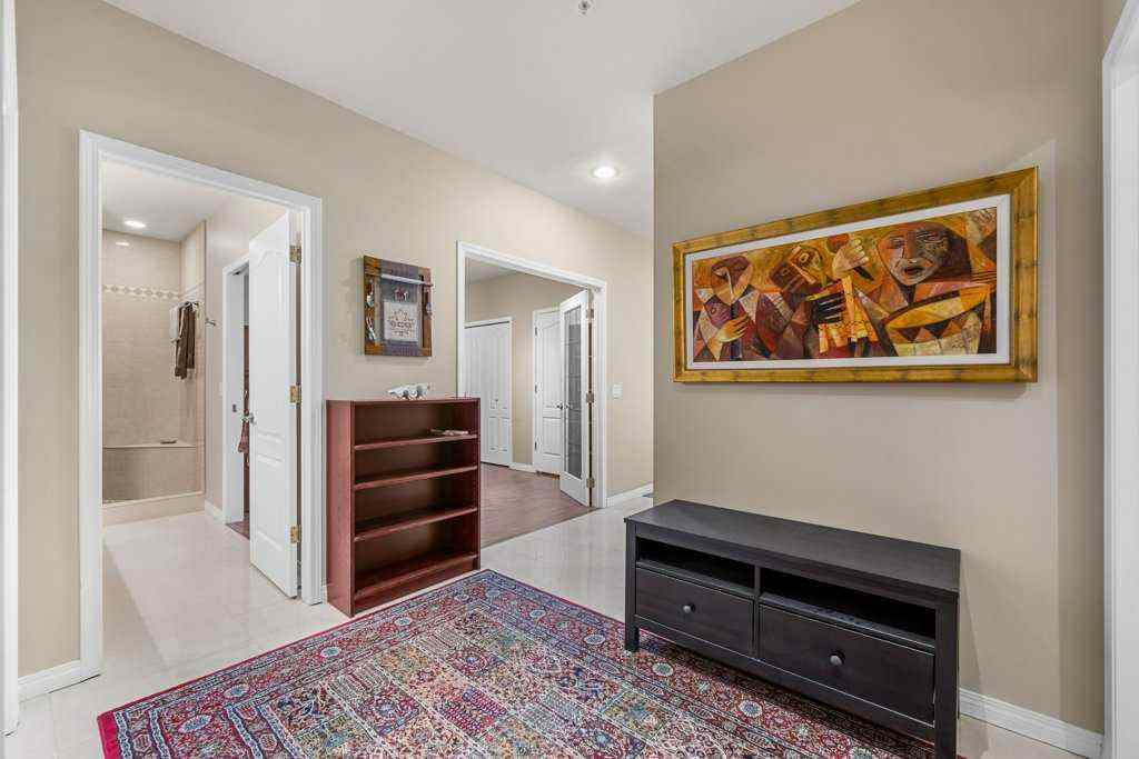 MLS® A2205922 - Unit #402 103 10 Avenue NW in Crescent Heights Calgary, Residential