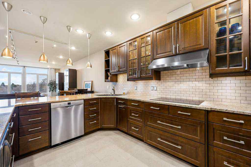MLS® A2205922 - Unit #402 103 10 Avenue NW in Crescent Heights Calgary, Residential