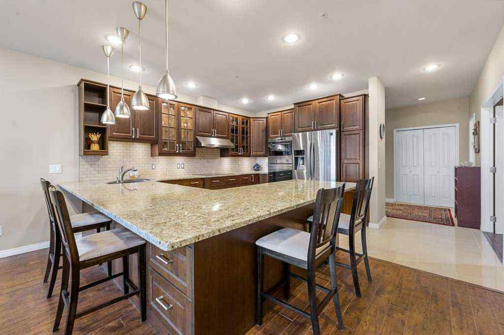 MLS® A2205922 - Unit #402 103 10 Avenue NW in Crescent Heights Calgary, Residential