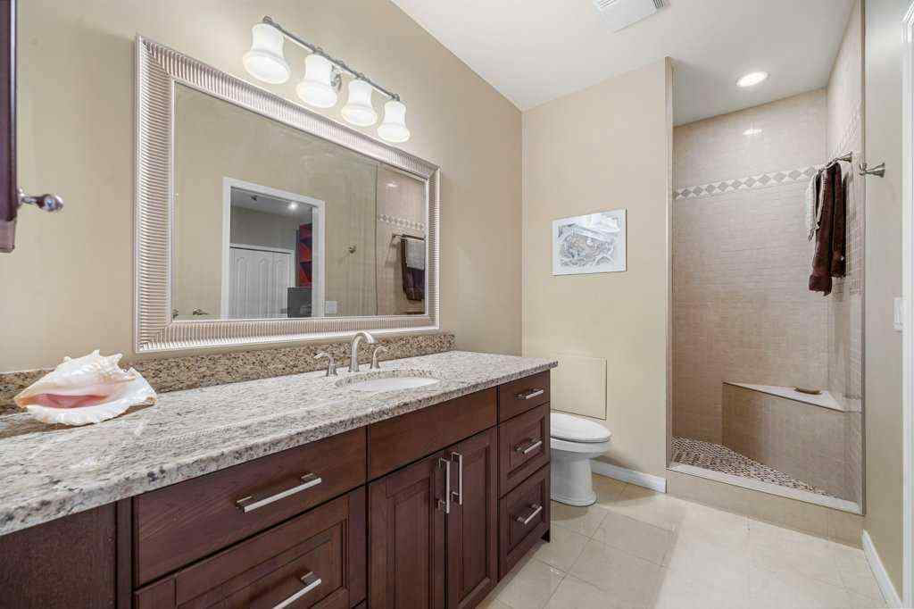 MLS® A2205922 - Unit #402 103 10 Avenue NW in Crescent Heights Calgary, Residential