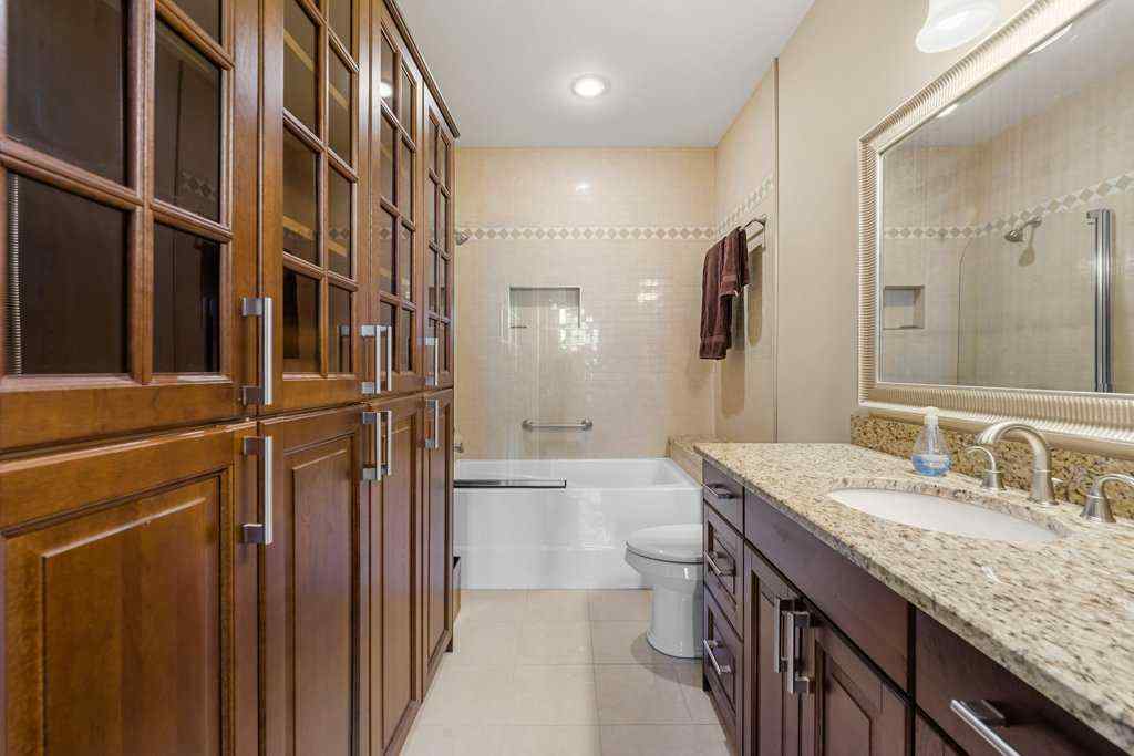 MLS® A2205922 - Unit #402 103 10 Avenue NW in Crescent Heights Calgary, Residential