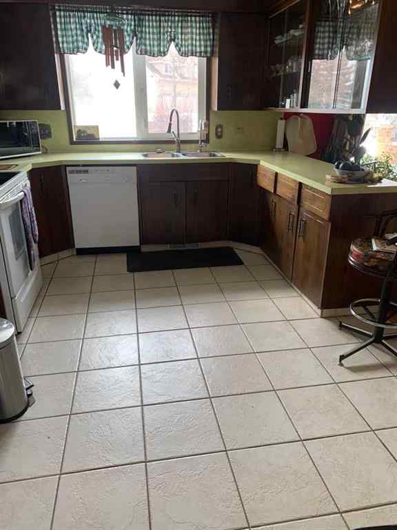 MLS® A2206099 - 4913 Parkview Crescent  in NONE Castor, Residential