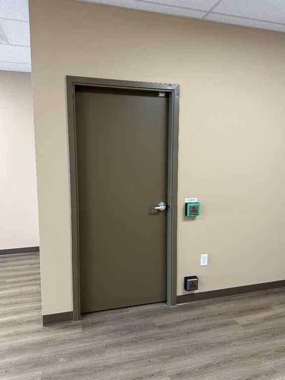 MLS® A2206108 - Unit #B 66 8 Street NW in Northwest Crescent Heights Medicine Hat, Commercial