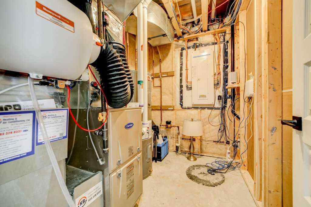 MLS® A2206118 - 1170 Pacific Circle W in Garry Station Lethbridge, Residential