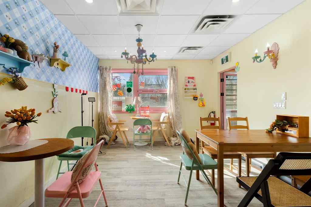 MLS® A2206149 - 536 16 Avenue NW in Mount Pleasant Calgary, Commercial