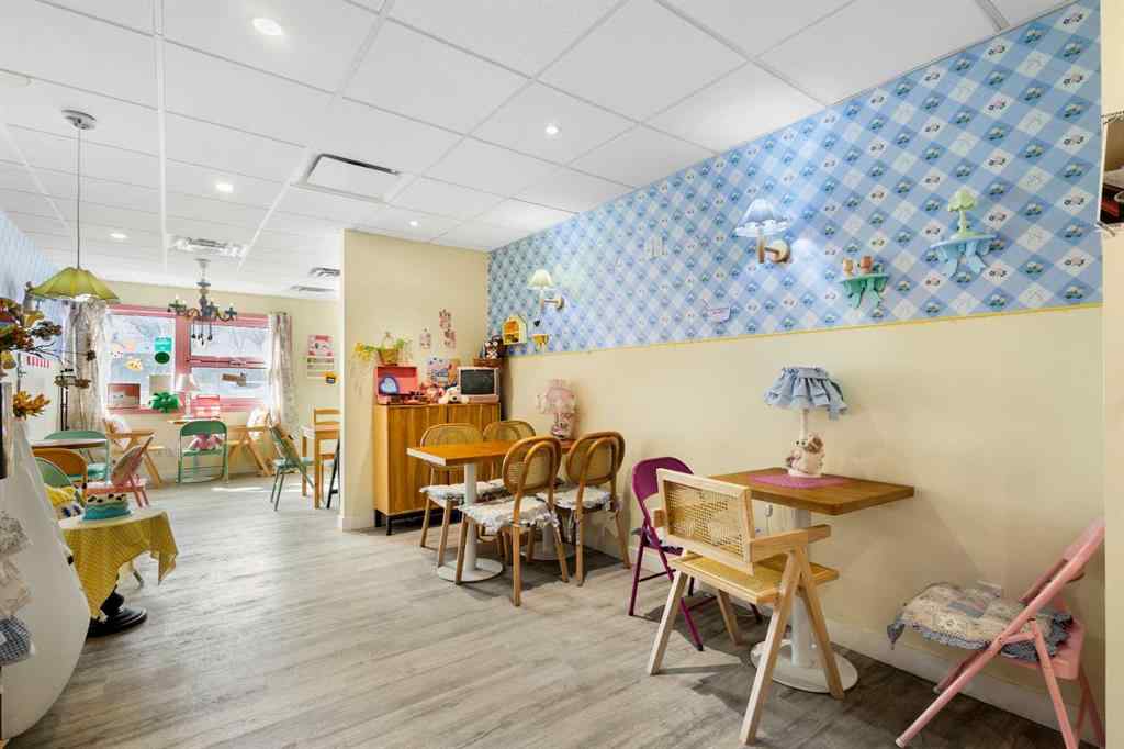 MLS® A2206149 - 536 16 Avenue NW in Mount Pleasant Calgary, Commercial