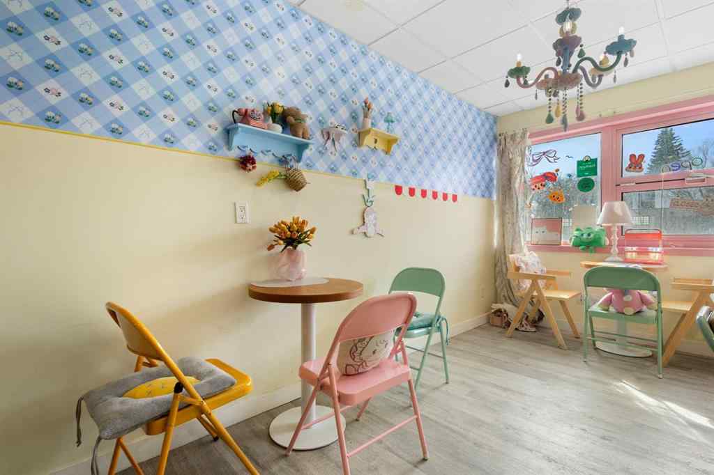 MLS® A2206149 - 536 16 Avenue NW in Mount Pleasant Calgary, Commercial