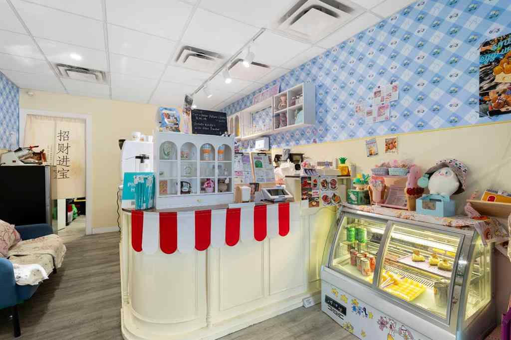 MLS® A2206149 - 536 16 Avenue NW in Mount Pleasant Calgary, Commercial