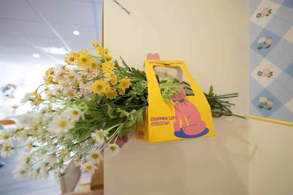 MLS® A2206149 - 536 16 Avenue NW in Mount Pleasant Calgary, Commercial