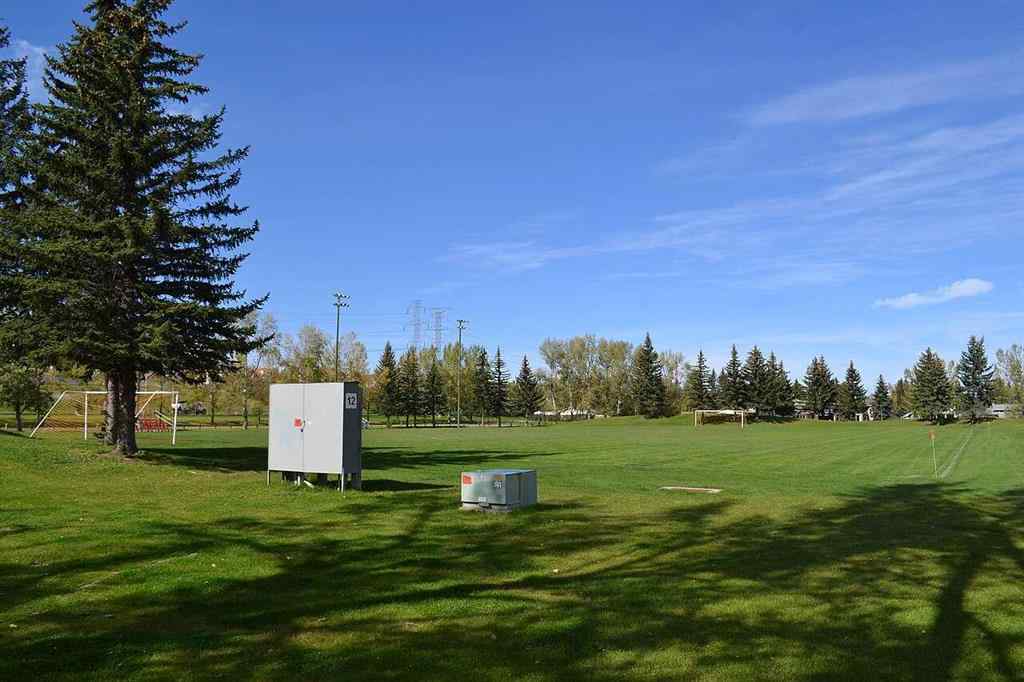 MLS® A2206243 - 3536 43 Street SW in Glenbrook Calgary, Residential