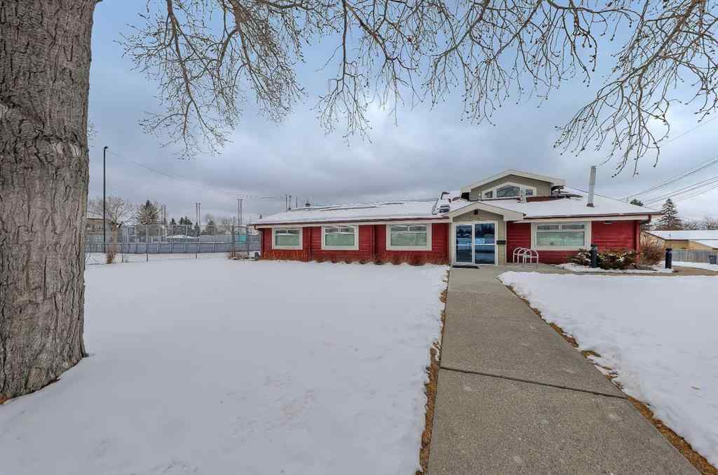 MLS® A2206243 - 3536 43 Street SW in Glenbrook Calgary, Residential