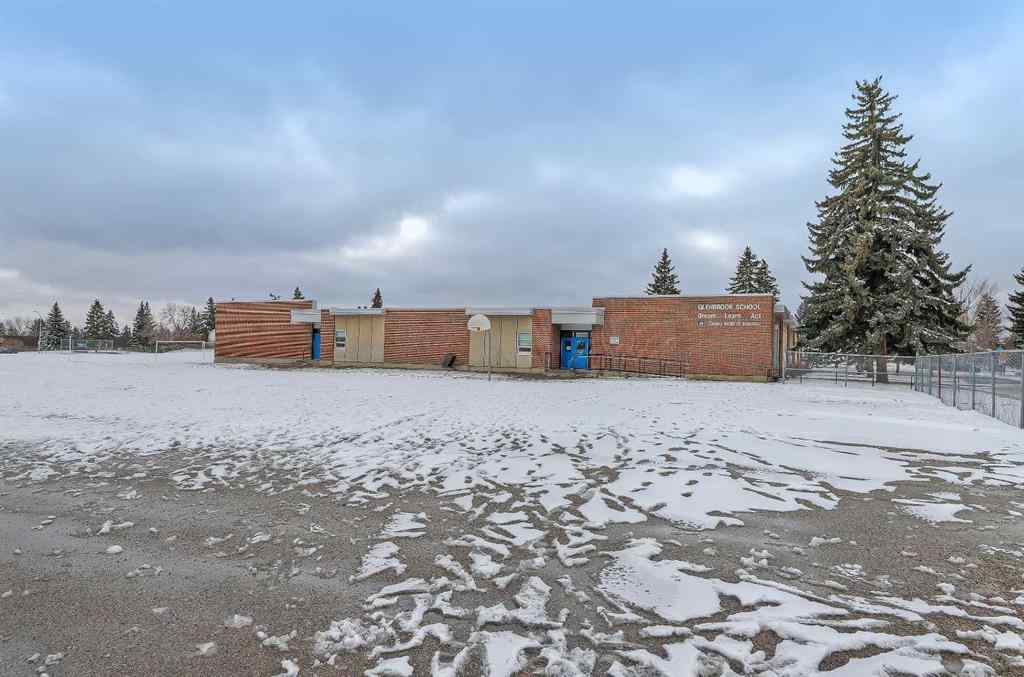 MLS® A2206243 - 3536 43 Street SW in Glenbrook Calgary, Residential