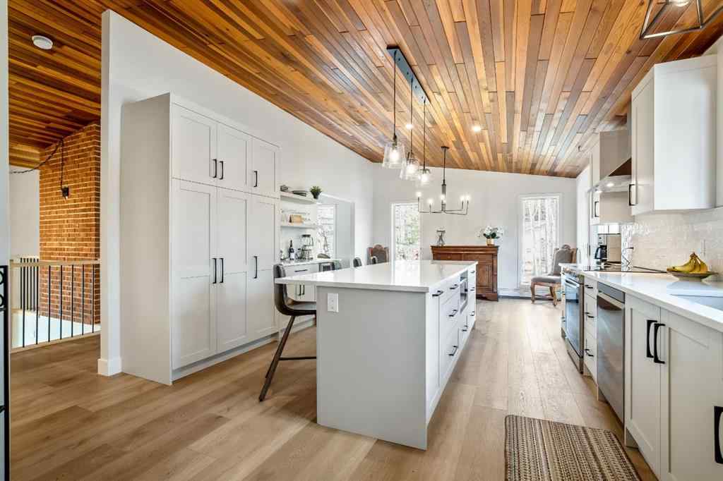 MLS® A2206334 - 24 Mountain View Park  in West Bragg Creek Bragg Creek, Residential