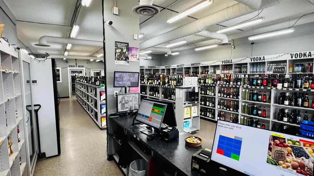 MLS® A2206340 - Unit #102 25 Beju Industrial Drive Drive  in Beju Industrial Park Sylvan Lake, Commercial