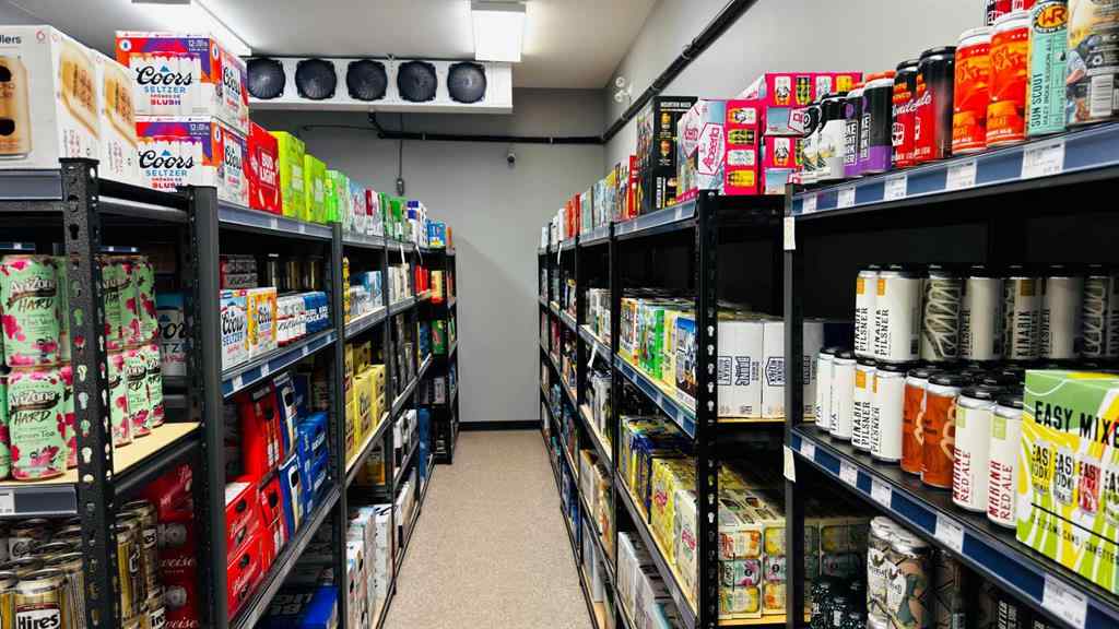 MLS® A2206340 - Unit #102 25 Beju Industrial Drive Drive  in Beju Industrial Park Sylvan Lake, Commercial