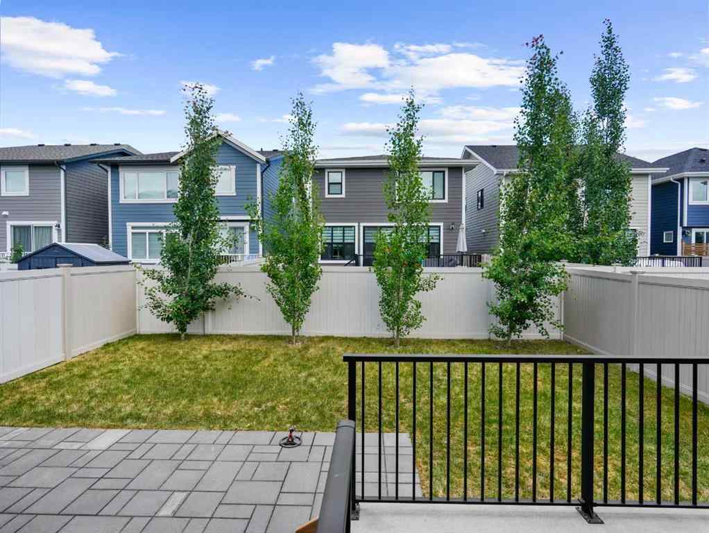 MLS® A2206366 - 18 West Grove Mews SW in West Springs Calgary, Residential