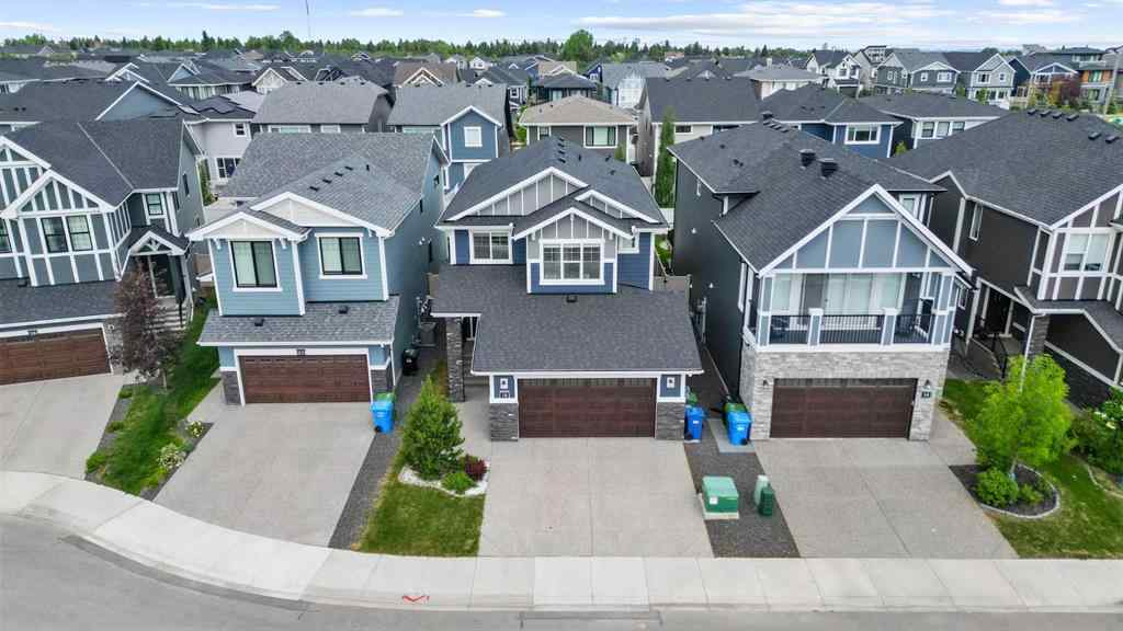 MLS® A2206366 - 18 West Grove Mews SW in West Springs Calgary, Residential