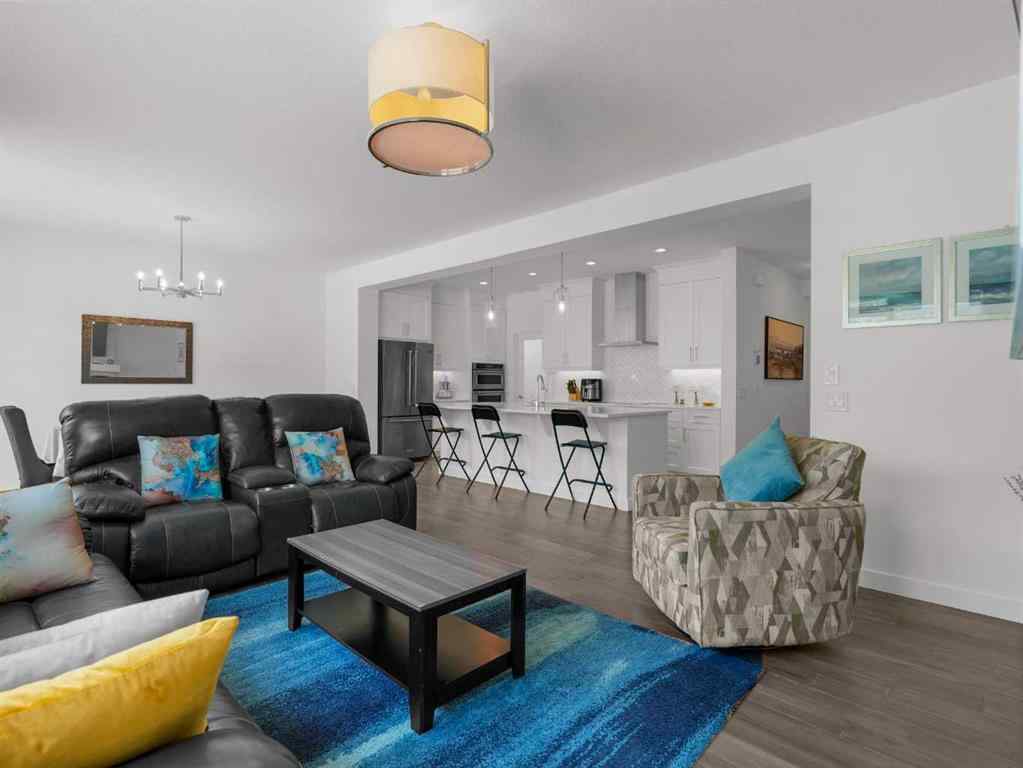 MLS® A2206366 - 18 West Grove Mews SW in West Springs Calgary, Residential