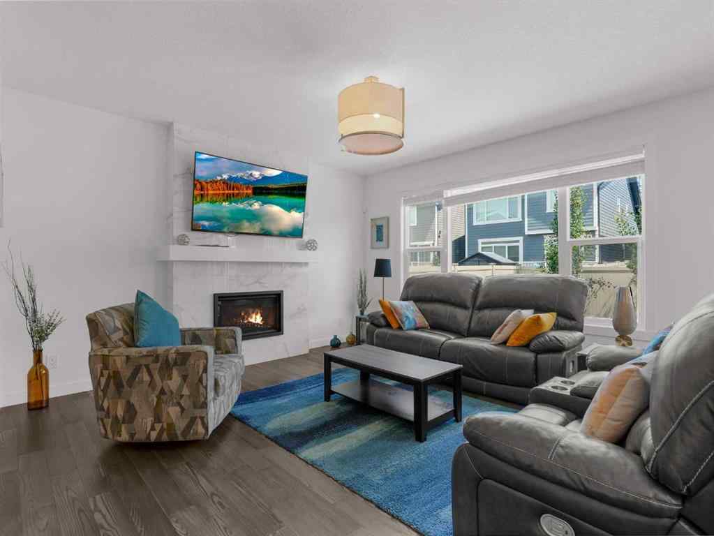 MLS® A2206366 - 18 West Grove Mews SW in West Springs Calgary, Residential