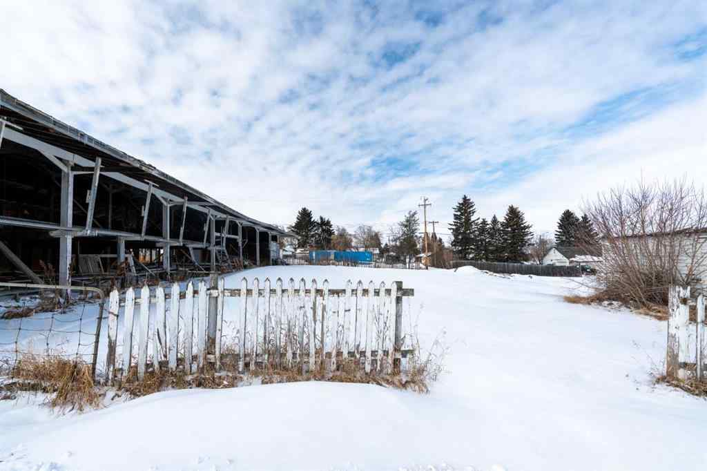 MLS® A2206398 - 5012 50 Street  in Holden Holden, Commercial