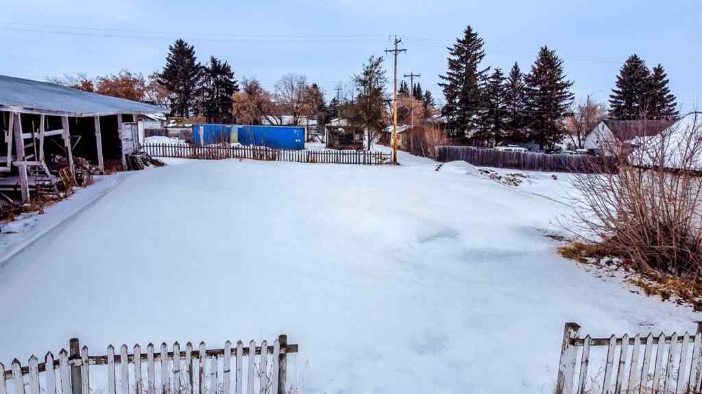 MLS® A2206398 - 5012 50 Street  in Holden Holden, Commercial