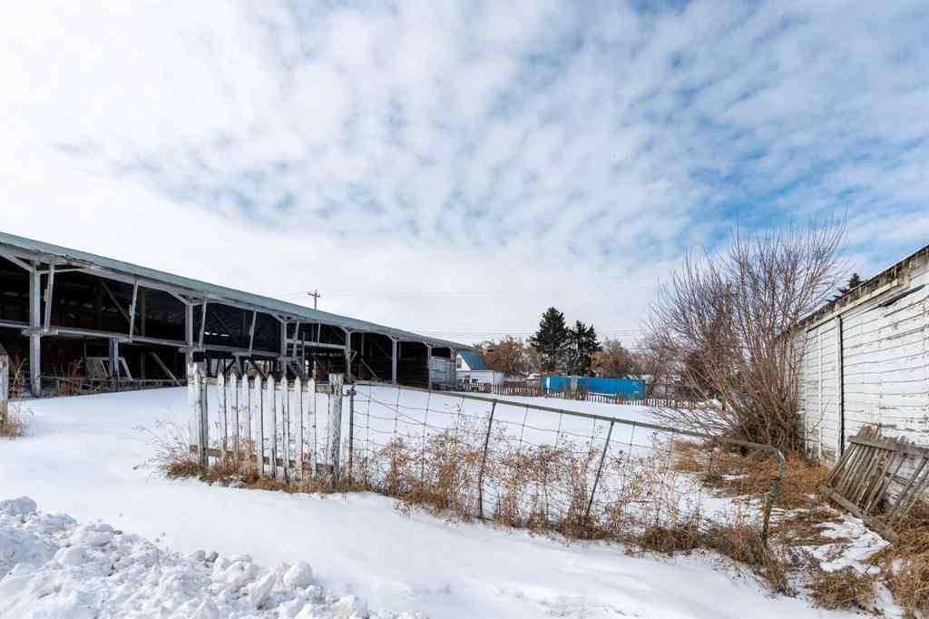 MLS® A2206398 - 5012 50 Street  in Holden Holden, Commercial