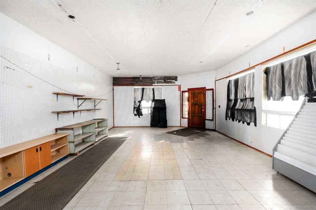 MLS® A2206398 - 5012 50 Street  in Holden Holden, Commercial