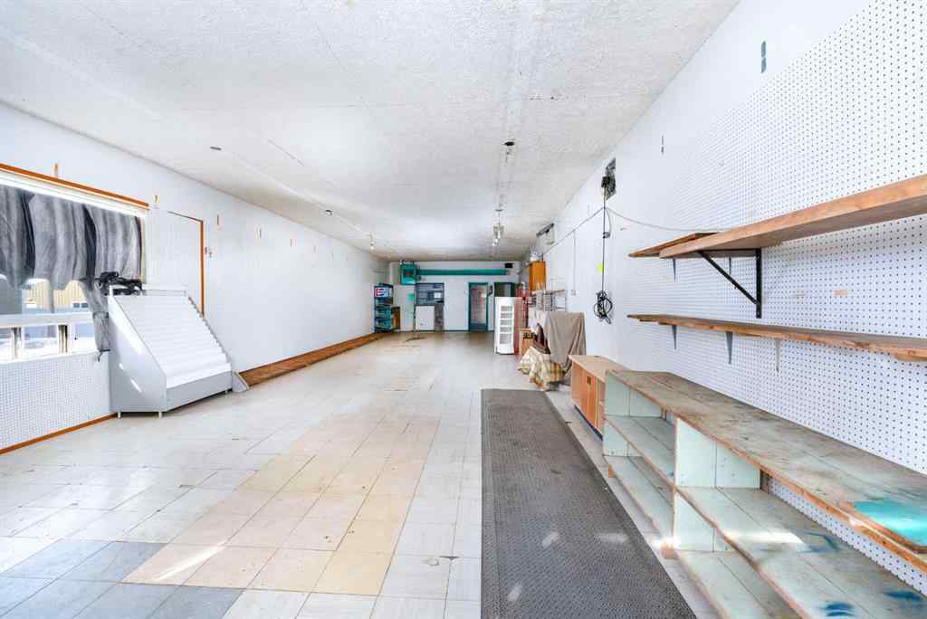 MLS® A2206398 - 5012 50 Street  in Holden Holden, Commercial
