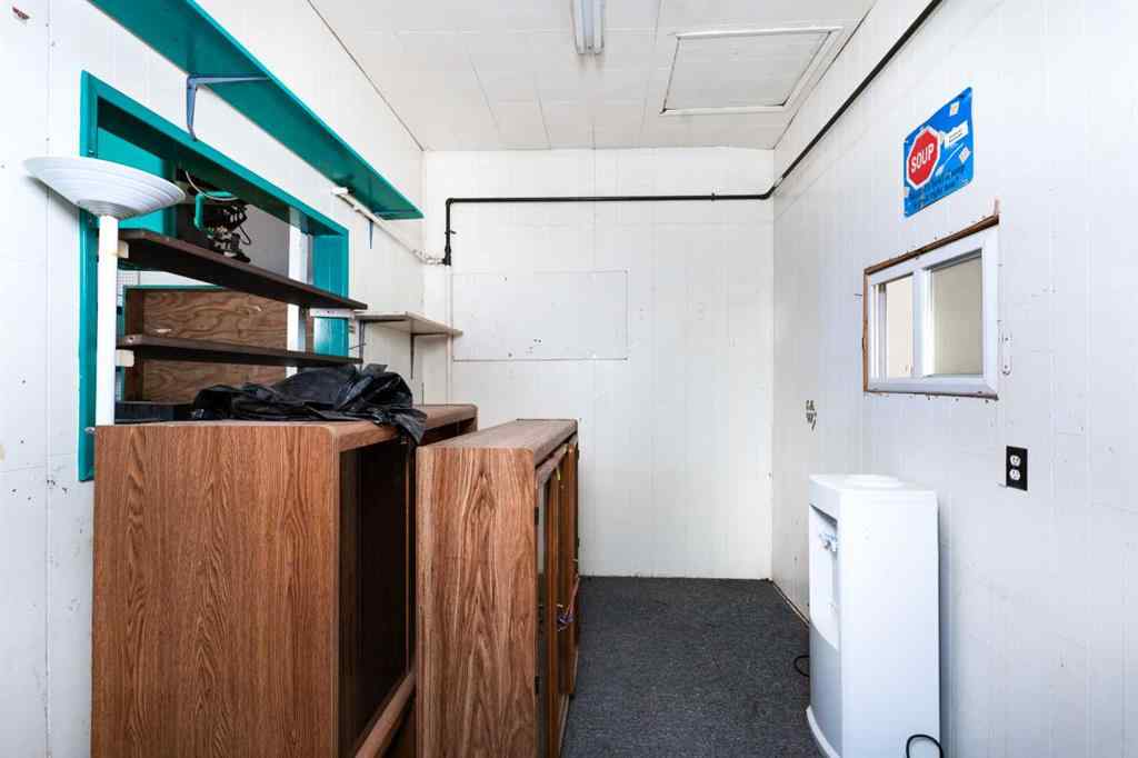 MLS® A2206398 - 5012 50 Street  in Holden Holden, Commercial