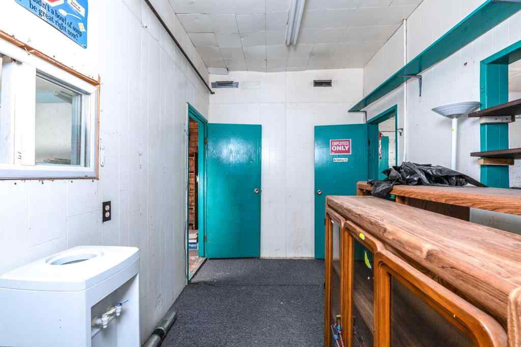 MLS® A2206398 - 5012 50 Street  in Holden Holden, Commercial